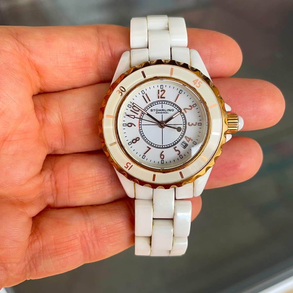 Watch is adjusted to 6 inch wrist